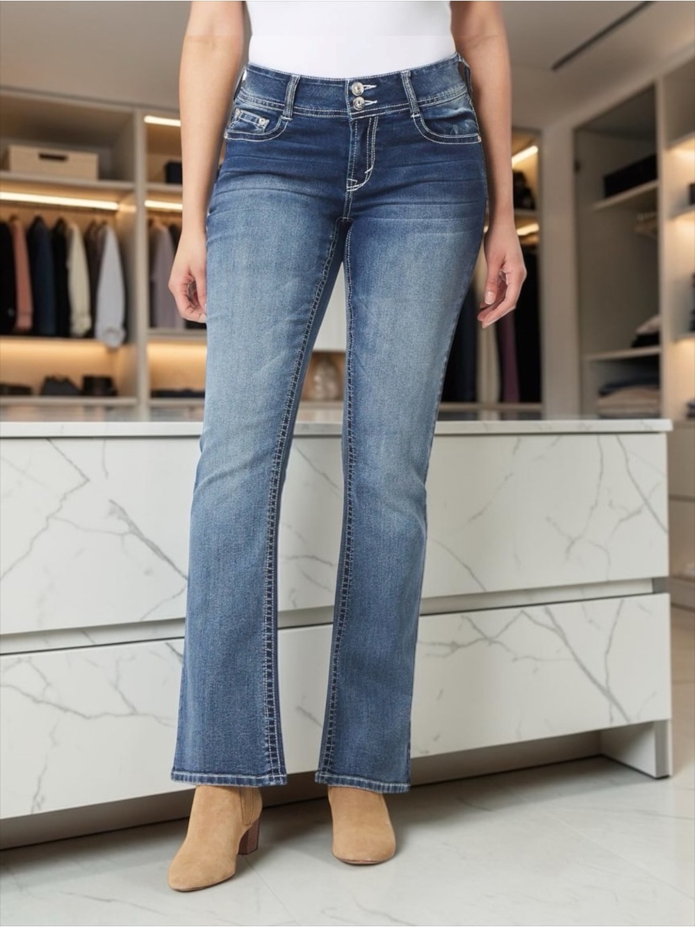 WallFlower Luscious Curvy Fit Bootcut Jeans Medium Wash Stretch Women